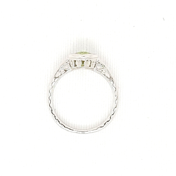 Peridot in white gold ring - Picture 4 of 6